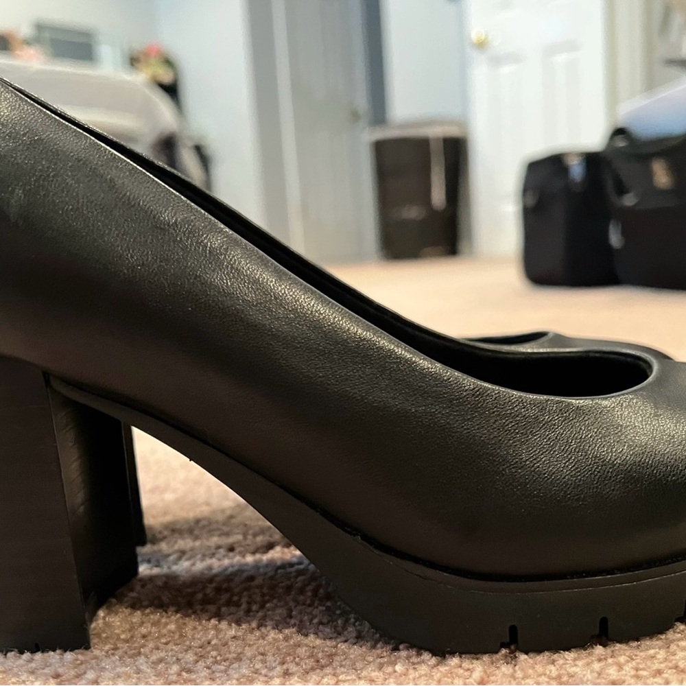 Easy Spirit Classic Black Women's Heels
